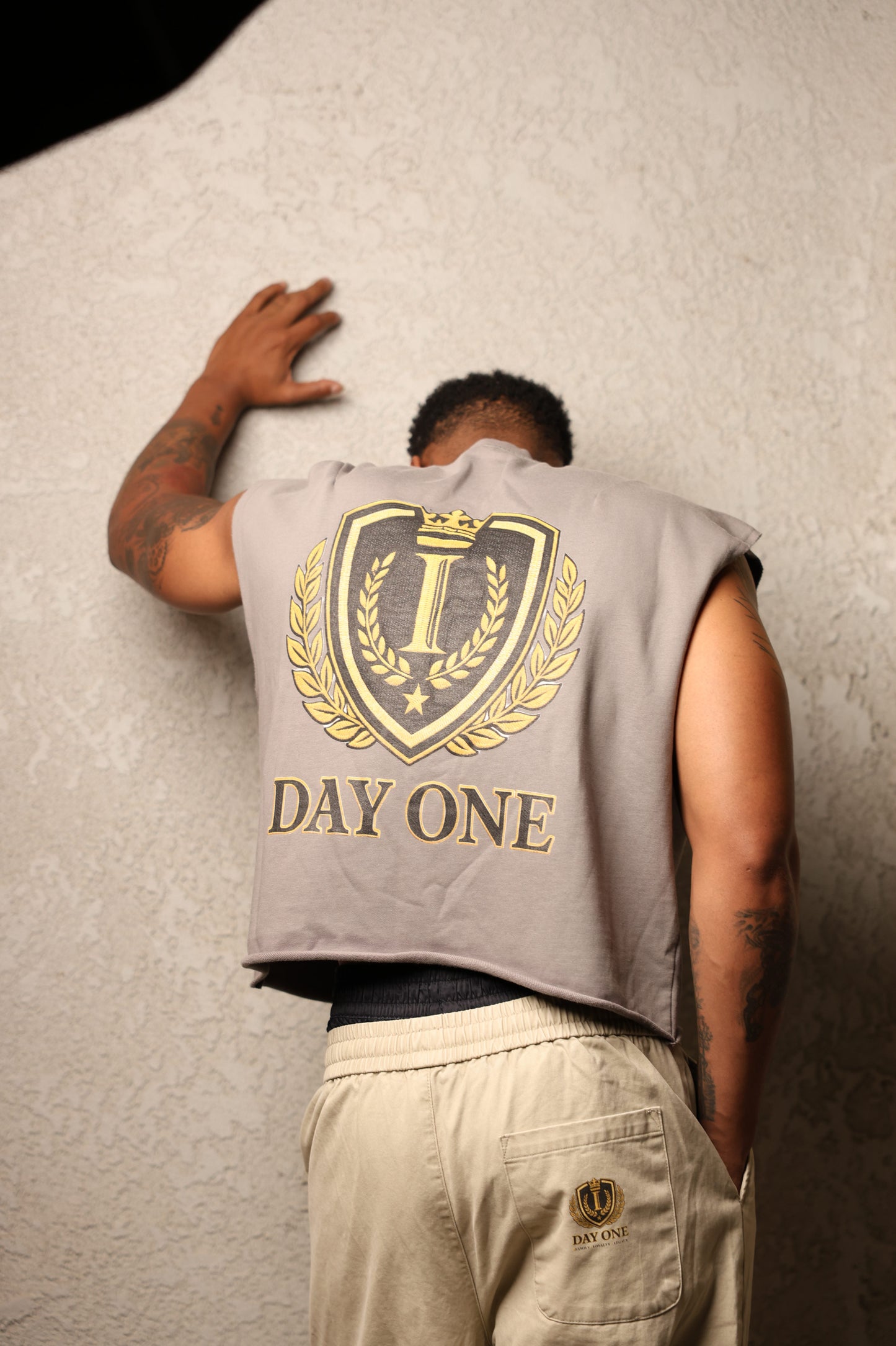 Day One Legacy Crest Cropped Muscle Tee – Oversized Sleeveless Graphic Shirt