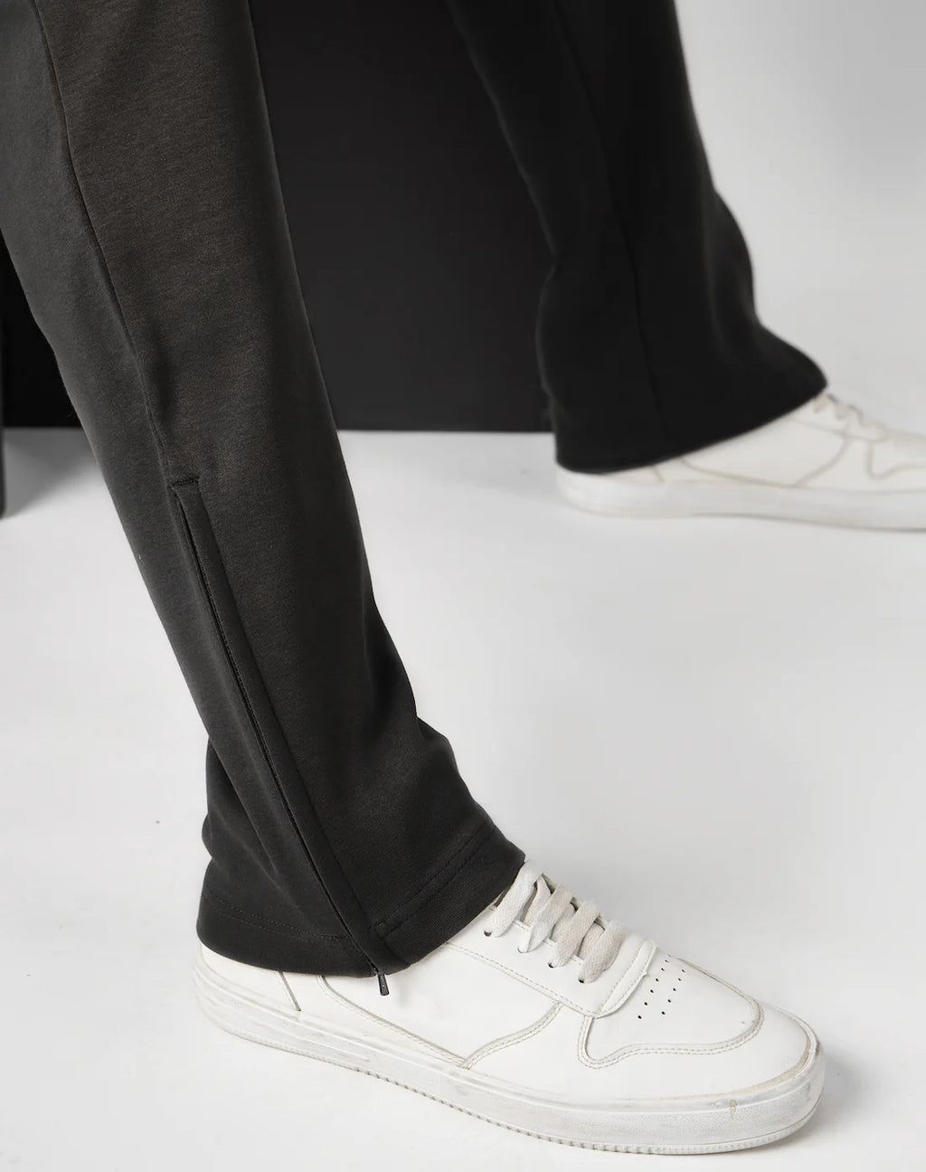 (FMB) Signature Flare Joggers with Zipper